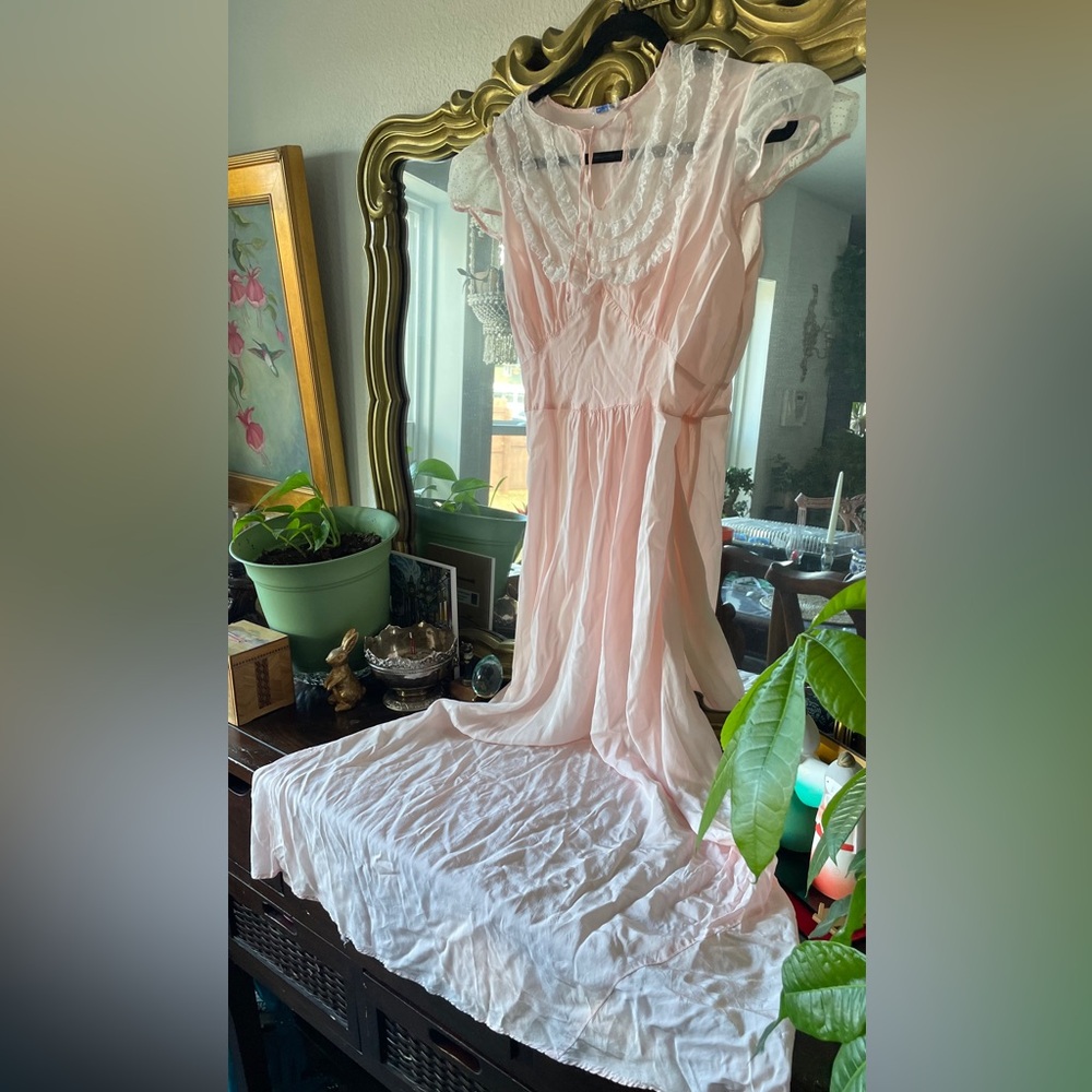 Elegant Pink vintage lace sheer Nightgown size small / medium